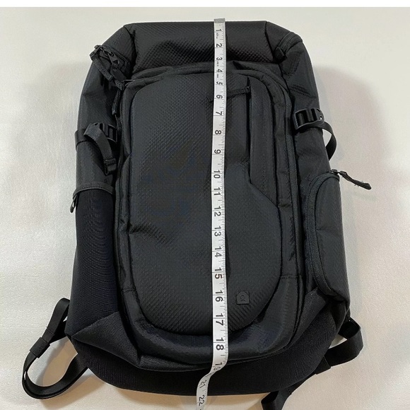 NWT Lululemon Gender Neutral Room To Roam backpack - Picture 4 of 11